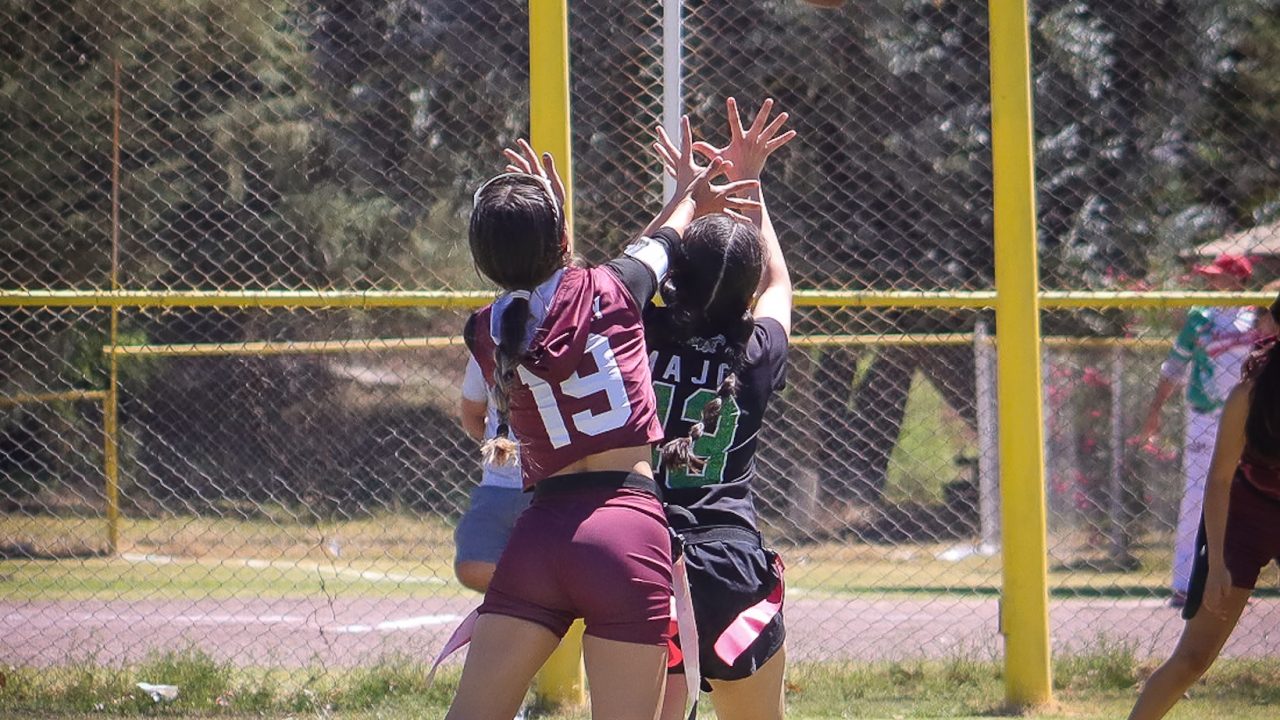 ¡Aztecas impone su ley con doblete! 🏈🔥