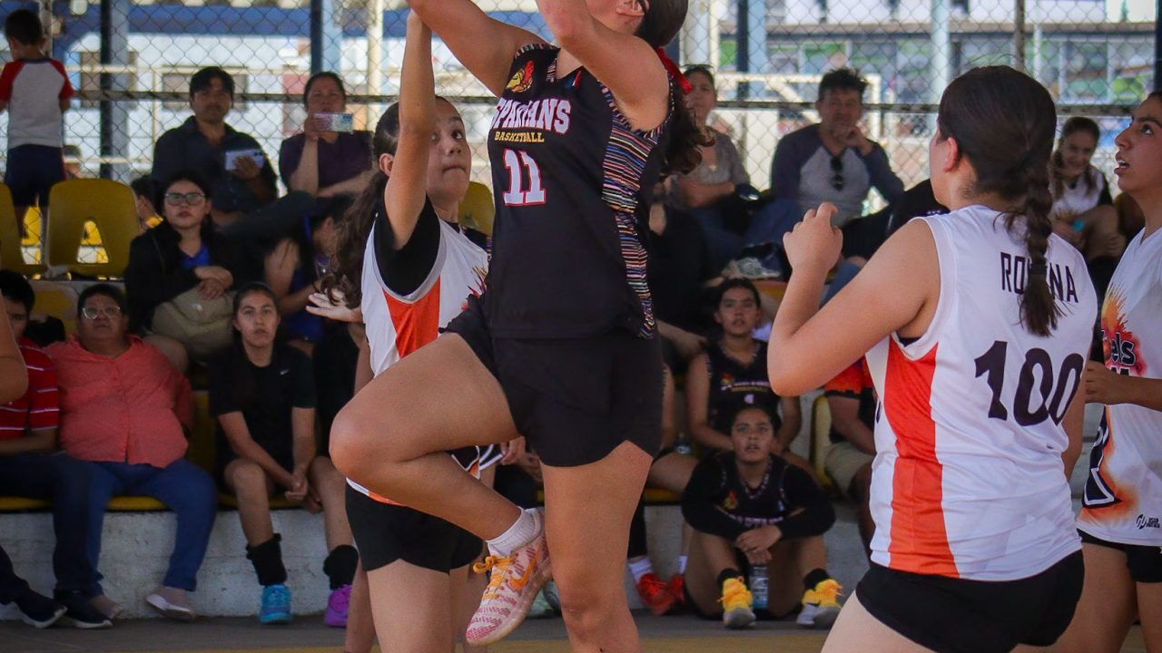 ​¡Spartans, campeonas invictas! 🏀🛡️