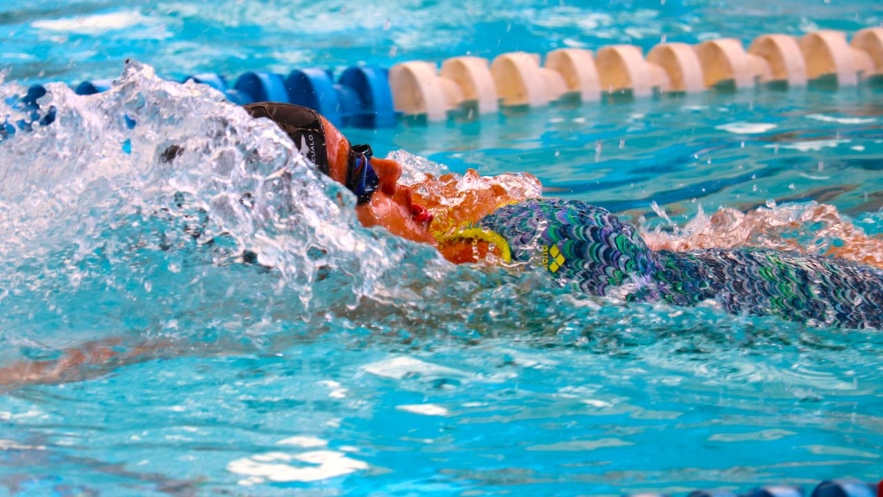 ​¡El Tecno manda en el agua! 🥇🏊‍♀️