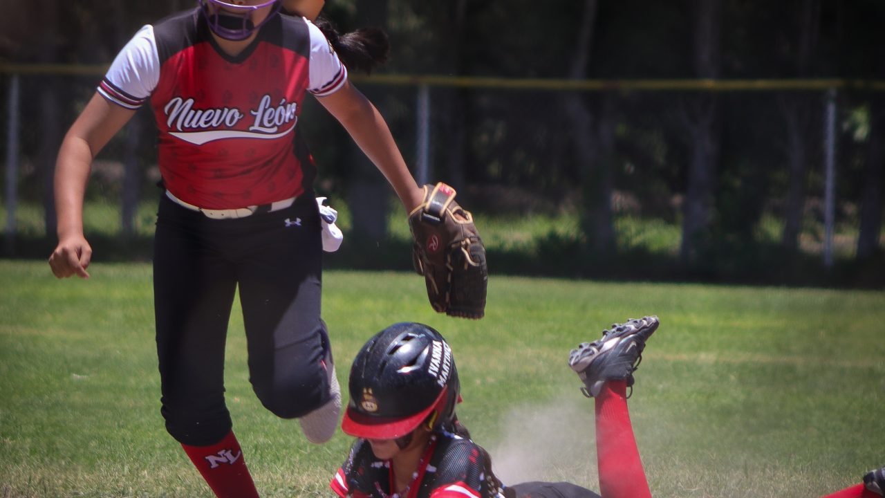 Inicia Nacional de Softbol con drama en la Sub-12