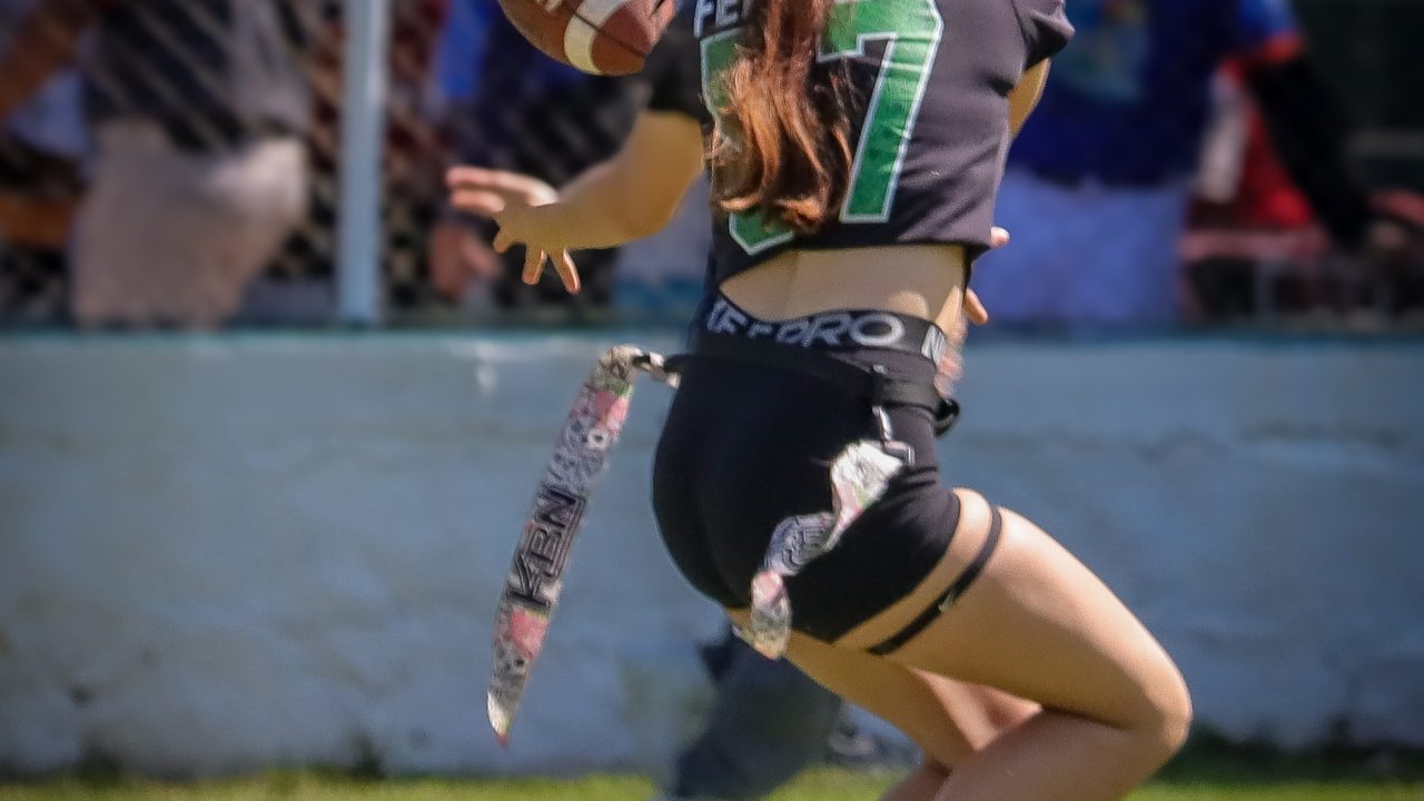 ¡Lluvia de bombazos! Aztecas FC doblega 25-24 a Axis FC