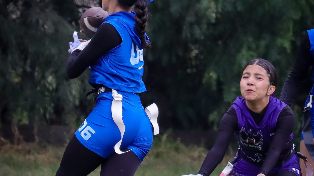 ​¡Guerra de trincheras! Axis y Black Ravens empatan 6-6 en la Liga Flag